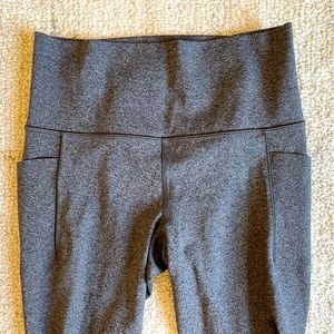 Athleta Salutation Stash-Pocket 7/8 Tight, Charcoal Heather, size S (Petite)
